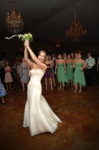 bride-tossing-bouquet